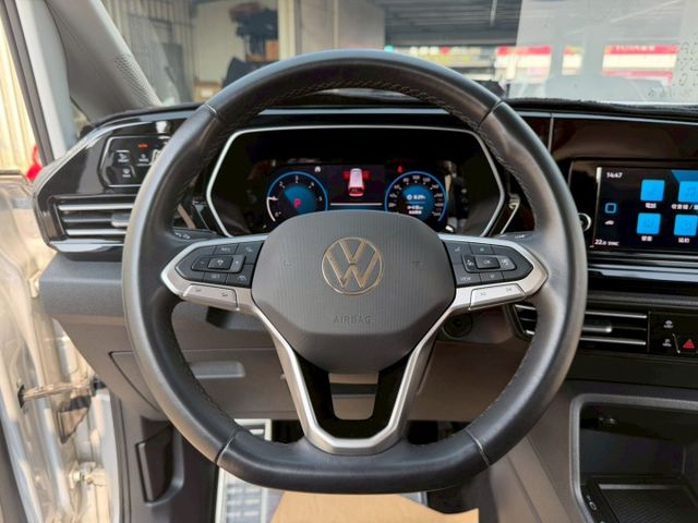 選配原廠露營設備:車邊帳.流理臺.炊煮平台.床墊.床架 配備~ACC/無線充電座/自動停車/CarPlay (北安店)  第8張相片