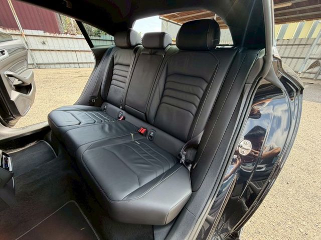330TSI R-Line 原版件 配備~天窗/雙電動椅/換檔撥片/車道維持/自動停車/電尾門 (北安店)  第4張相片