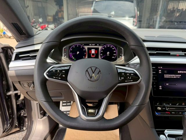 330TSI R-Line 原版件 配備~天窗/雙電動椅/換檔撥片/車道維持/自動停車/電尾門 (北安店)  第8張相片