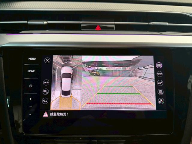 330TSI R-Line 原版件 配備~天窗/雙電動椅/換檔撥片/車道維持/自動停車/電尾門 (北安店)  第10張相片