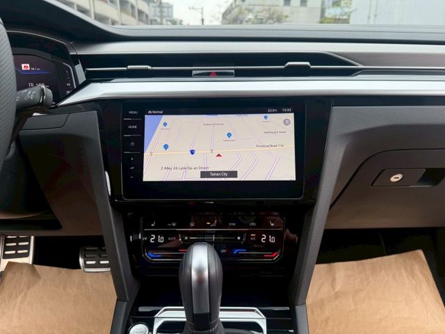 原版件 雙電動椅/4電熱椅/Apple CarPlay/環景/ACC/HUD/無線充電板/車道維持/自動停車 (海佃店)  第9張相片