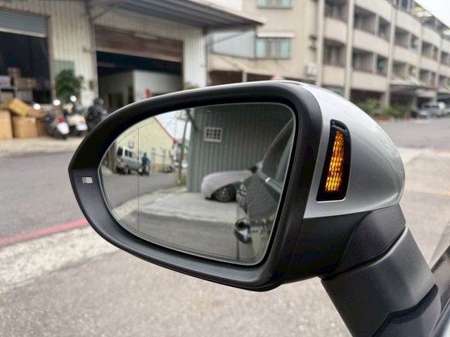 原版件 雙電動椅/4電熱椅/Apple CarPlay/環景/ACC/HUD/無線充電板/車道維持/自動停車 (海佃店)  第16張相片