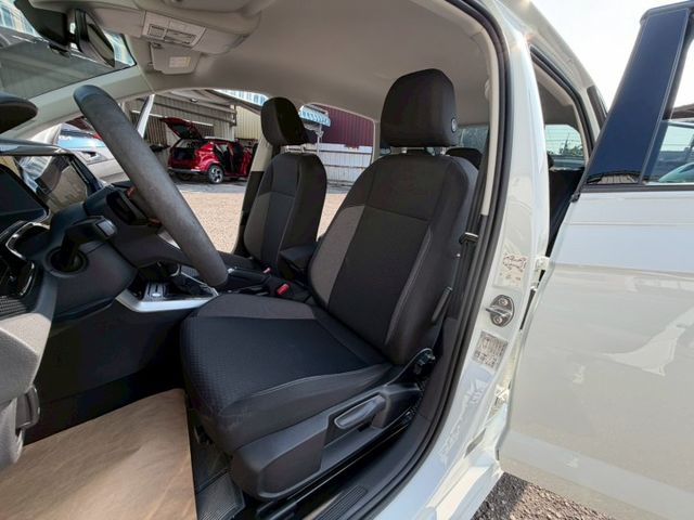 230 TSI LIFE 原版件 ACC/Apple CarPlay/車道偏移/無線充電板/LED頭燈 (北安店)  第4張相片