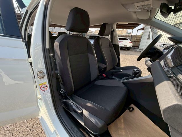 230 TSI LIFE 原版件 ACC/Apple CarPlay/車道偏移/無線充電板/LED頭燈 (北安店)  第6張相片