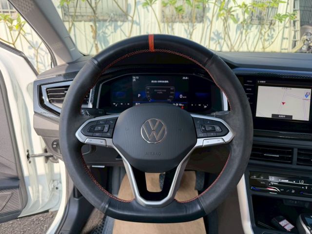 230 TSI LIFE 原版件 ACC/Apple CarPlay/車道偏移/無線充電板/LED頭燈 (北安店)  第9張相片