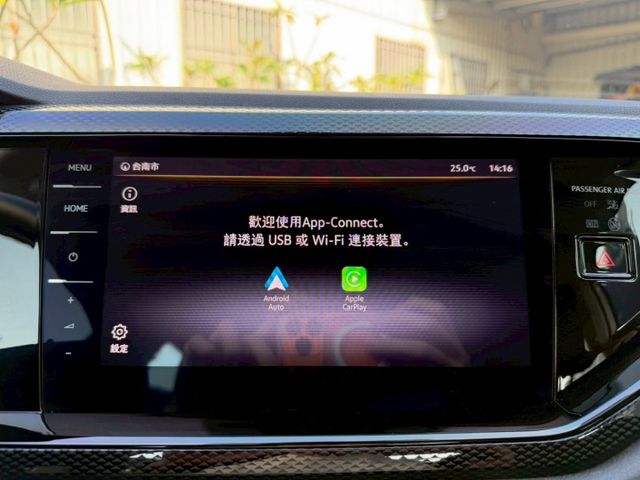 230 TSI LIFE 原版件 ACC/Apple CarPlay/車道偏移/無線充電板/LED頭燈 (北安店)  第12張相片