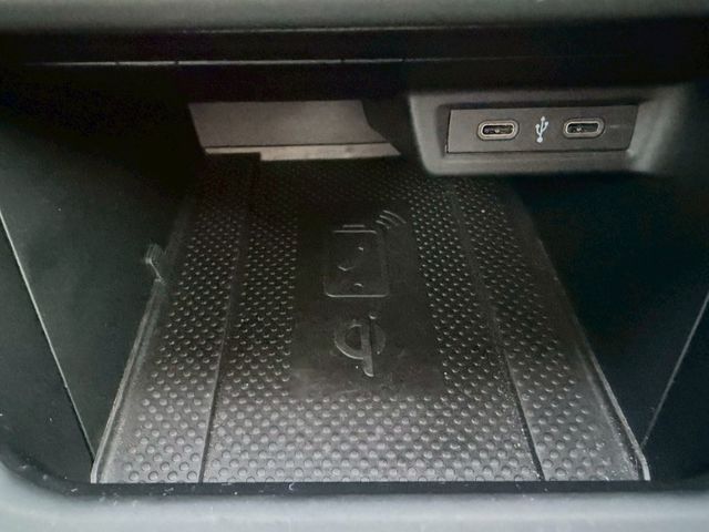 230 TSI LIFE 原版件 ACC/Apple CarPlay/車道偏移/無線充電板/LED頭燈 (北安店)  第14張相片