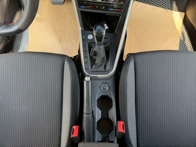 230 TSI LIFE 原版件 ACC/Apple CarPlay/車道偏移/無線充電板/LED頭燈 (北安店)  第15張相片