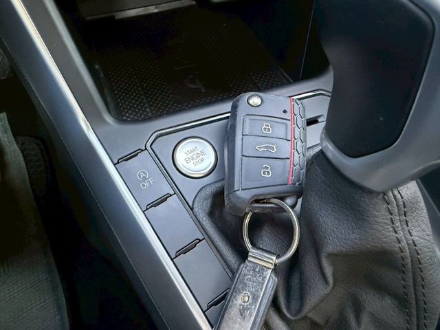 230 TSI LIFE 原版件 ACC/Apple CarPlay/車道偏移/無線充電板/LED頭燈 (北安店)  第16張相片