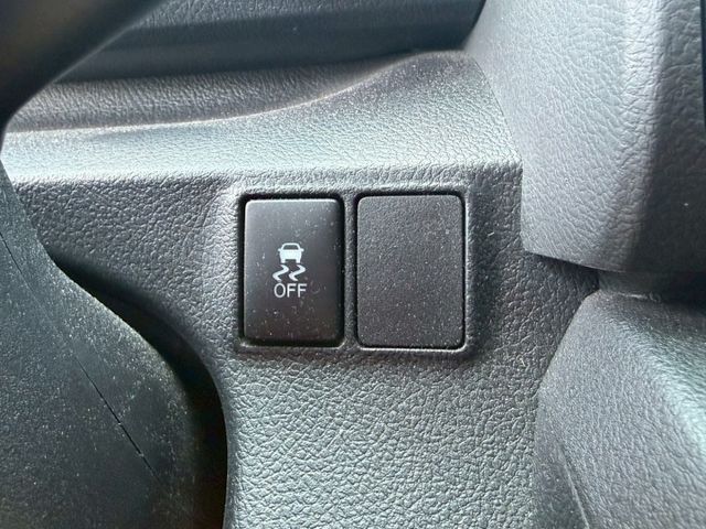豪華版 配備~I-KEY/摸門/定速/恆溫空調/車道偏移/循跡防滑 (北安店)  第16張相片