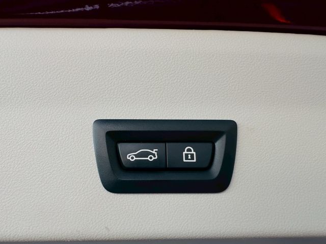 XDRIVE20i 原版件 單記憶椅/雙電動椅/換檔撥片/環景/HUD/HK音響/車道偏移/電尾門 (北安店)  第17張相片