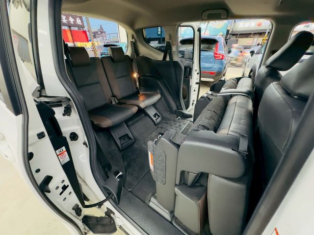 7人座 原版件  雙電動滑門/環景/I-KEY/盲點/車道偏移/防碰撞輔助/電動後視鏡 (北安店)  第8張相片
