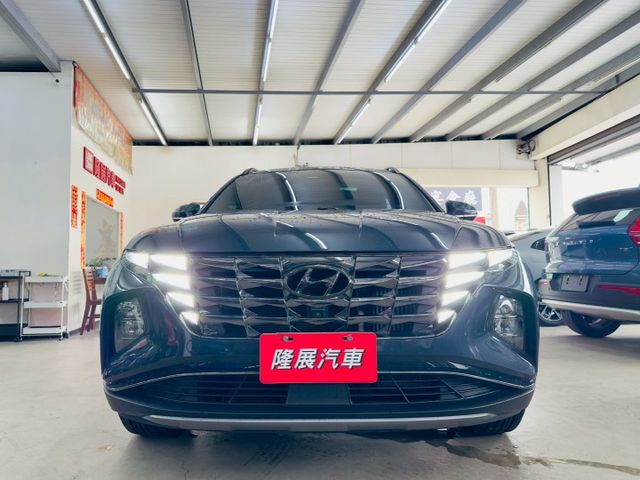 原版件 配備~天窗/單電動椅/ACC/環景/換檔撥片/車道偏移/盲點/無線充電座/電尾門 (北安店)  第2張相片