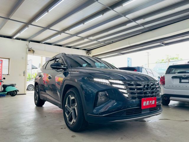 原版件 配備~天窗/單電動椅/ACC/環景/換檔撥片/車道偏移/盲點/無線充電座/電尾門 (北安店)  第3張相片