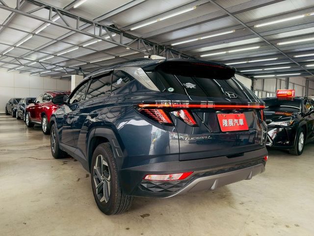 原版件 配備~天窗/單電動椅/ACC/環景/換檔撥片/車道偏移/盲點/無線充電座/電尾門 (北安店)  第20張相片
