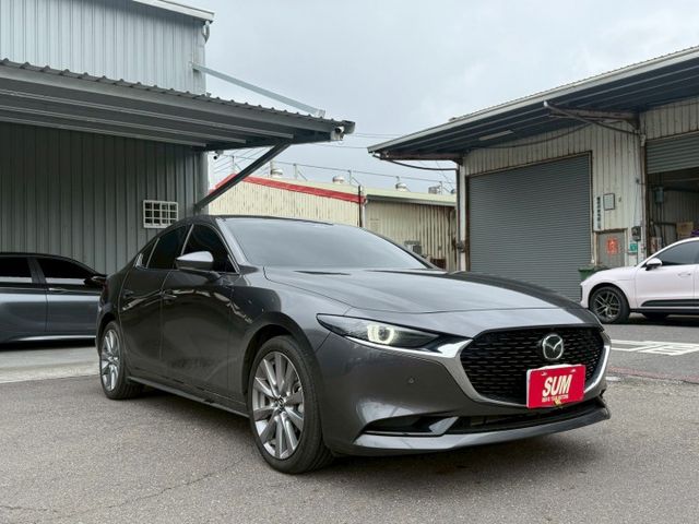原版件 配備~單記憶椅/ACC/換檔撥片/車道偏移/Bose音響/環景/盲點/HUD (海佃店)  第2張相片