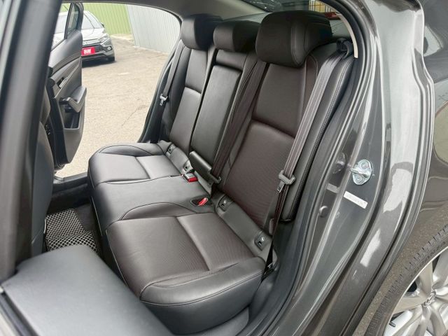 原版件 配備~單記憶椅/ACC/換檔撥片/車道偏移/Bose音響/環景/盲點/HUD (海佃店)  第4張相片