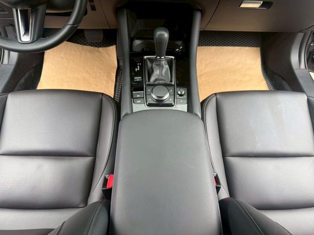 原版件 配備~單記憶椅/ACC/換檔撥片/車道偏移/Bose音響/環景/盲點/HUD (海佃店)  第11張相片