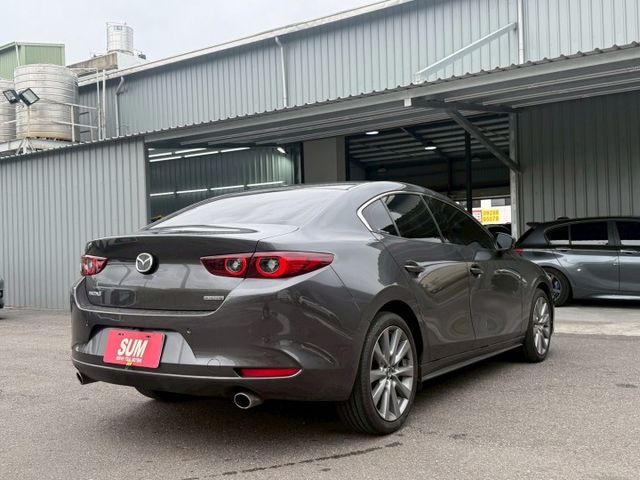 原版件 配備~單記憶椅/ACC/換檔撥片/車道偏移/Bose音響/環景/盲點/HUD (海佃店)  第19張相片
