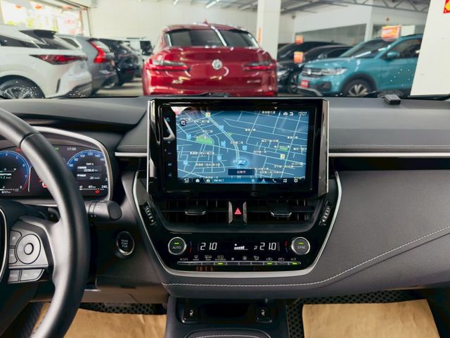 旗艦版 只跑8千公里 原版件 雙電動椅/ACC/換檔撥片/環景/車道偏移/HUD (北安店)  第9張相片