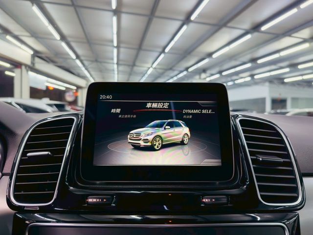 總代理/全車原鈑件/LED頭燈/雙電椅/電尾門/天窗/盲點/IKEY(北安店)  第14張相片