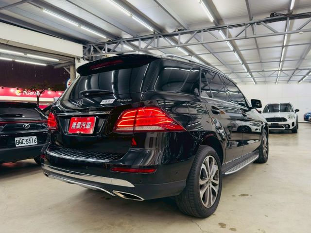 總代理/全車原鈑件/LED頭燈/雙電椅/電尾門/天窗/盲點/IKEY(北安店)  第17張相片