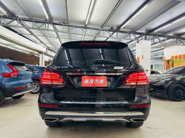 總代理/全車原鈑件/LED頭燈/雙電椅/電尾門/天窗/盲點/IKEY(北安店)  第18張相片