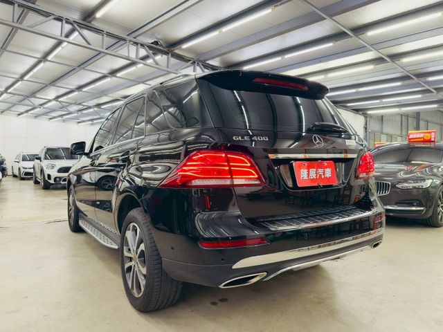 總代理/全車原鈑件/LED頭燈/雙電椅/電尾門/天窗/盲點/IKEY(北安店)  第19張相片
