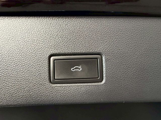 原版件 原廠保固 配備~雙電熱椅/ACC/倒車顯影/車道偏移/盲點/電尾門/Apple CarPlay (北安店)  第16張相片