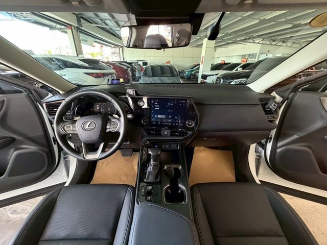 豪華版 原版件 配備~雙電動椅/ACC/換檔撥片/環景/HUD/車道偏移/雙通風加熱椅/盲點/電尾門 (北安店)  第8張相片