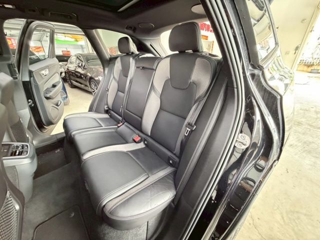 B5 AWD 原版件 配備~全景天窗/環景/HUD/氣壓懸吊/無線充電座/雙記憶椅 (北安店)  第5張相片