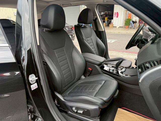21年式~原版件 天窗/雙電動椅/單記憶椅/Apple CarPlay/HUD/無線充電板/HK音響 (海佃店)  第6張相片