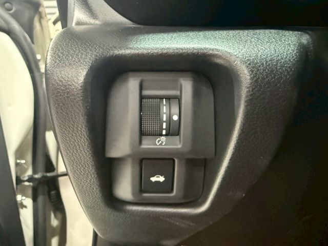 原版件 配備~I-KEY/ACC/換檔撥片/車道偏移/Apple CarPlay/雙電熱椅/盲點/倒車顯影 (海佃店)  第17張相片