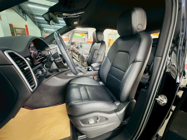 原版件 配備~雙電動椅/定速/倒車顯影/導航/換檔撥片/Apple CarPlay/電尾門 (北安店)  第3張相片