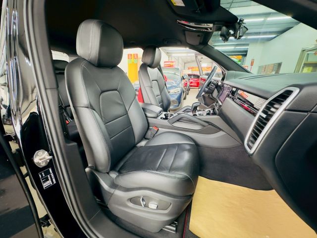 原版件 配備~雙電動椅/定速/倒車顯影/導航/換檔撥片/Apple CarPlay/電尾門 (北安店)  第5張相片