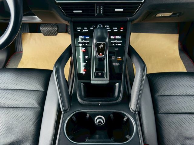 原版件 配備~雙電動椅/定速/倒車顯影/導航/換檔撥片/Apple CarPlay/電尾門 (北安店)  第12張相片