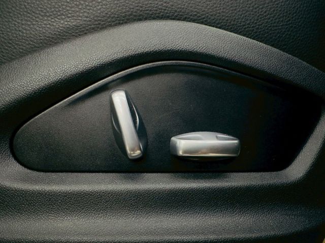 原版件 配備~雙電動椅/定速/倒車顯影/導航/換檔撥片/Apple CarPlay/電尾門 (北安店)  第16張相片