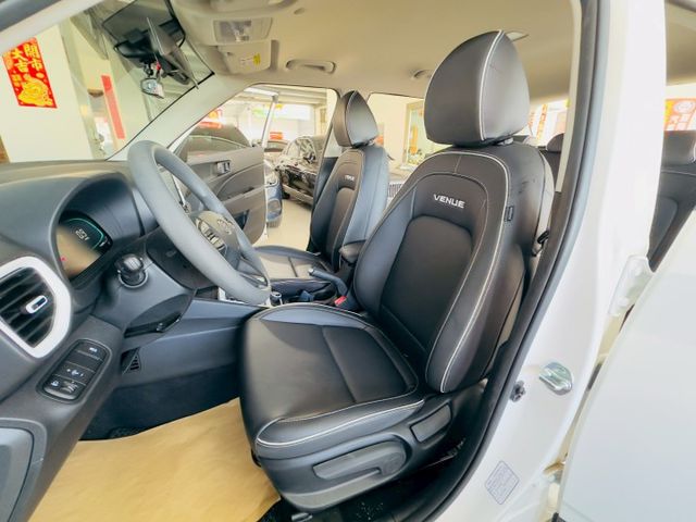 GLA 原版件 配備~I-KEY/ACC/環景/Apple CarPlay/無線充電座/車道偏移 (北安店)  第4張相片