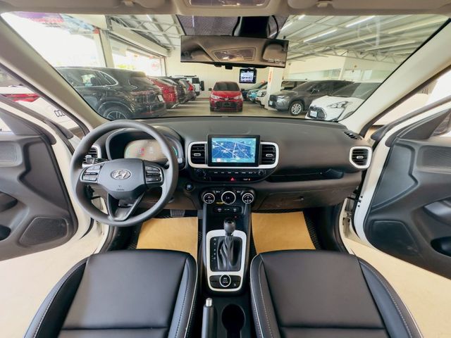 GLA 原版件 配備~I-KEY/ACC/環景/Apple CarPlay/無線充電座/車道偏移 (北安店)  第8張相片