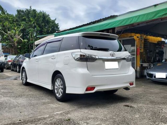 TOYOTA豐田 WISH  第3張相片