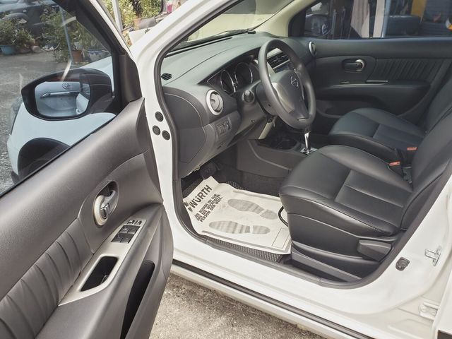 NISSAN日產 LIVINA  第8張相片