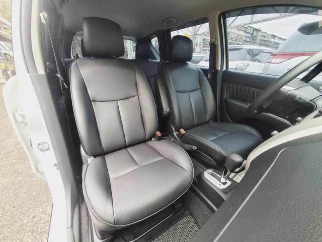 NISSAN日產 LIVINA  第13張相片