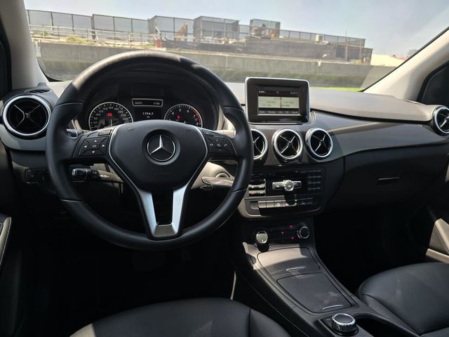 M-BENZ賓士 B180  第15張相片