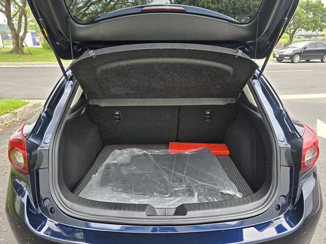 MAZDA馬自達 MAZDA 3  第9張相片