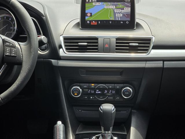 MAZDA馬自達 MAZDA 3  第17張相片