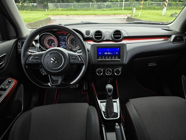 SUZUKI鈴木 SWIFT  第14張相片