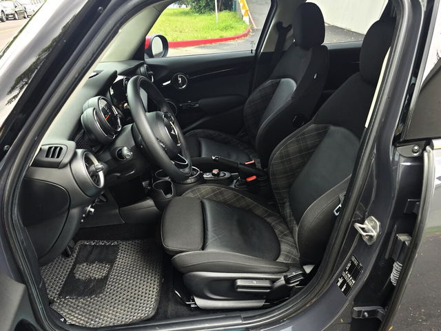 MINI迷你 MINI 5-DOOR  第9張相片