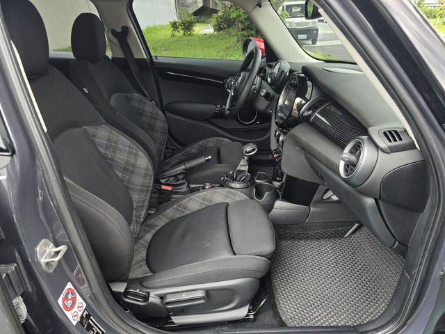 MINI迷你 MINI 5-DOOR  第14張相片