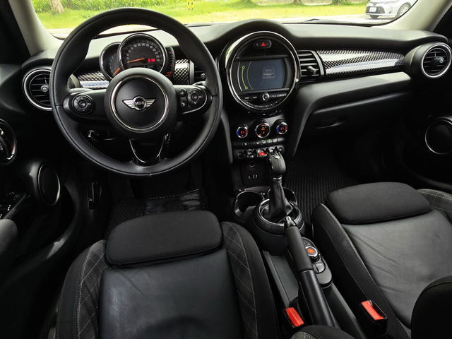 MINI迷你 MINI 5-DOOR  第17張相片