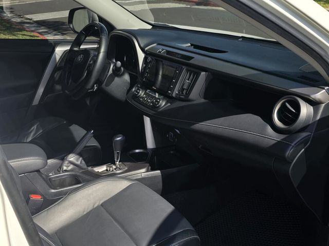 TOYOTA豐田 RAV4  第12張相片